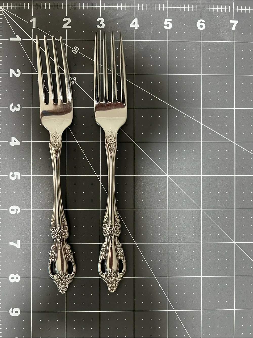 Vintage Oneida Brahms Deluxe Stainless Dinner Fork Set of 2